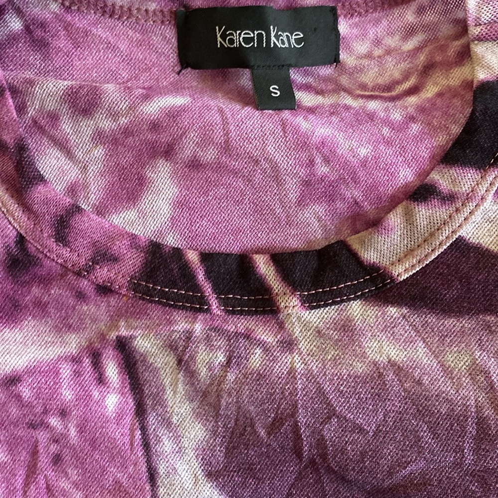 Karen Kane Very Stretchy Pink Purple Print Top NeverUsed - Picture 13 of 16